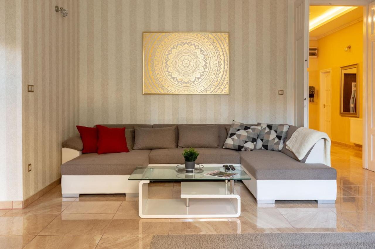 Luxury Downtown Home By Anna بودابست المظهر الخارجي الصورة