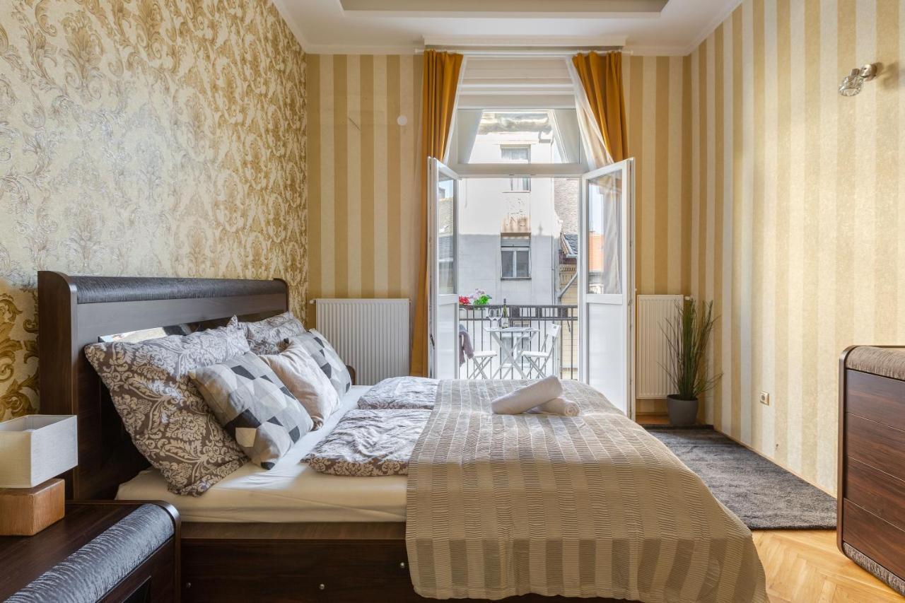 Luxury Downtown Home By Anna بودابست المظهر الخارجي الصورة